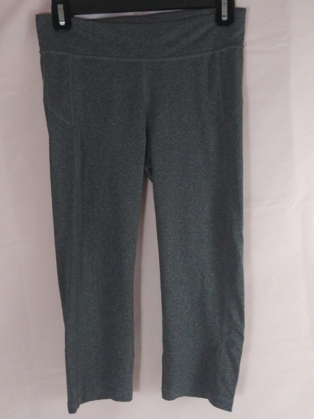 Live Love Dream Women's Gray Capri Leggings Size Medium